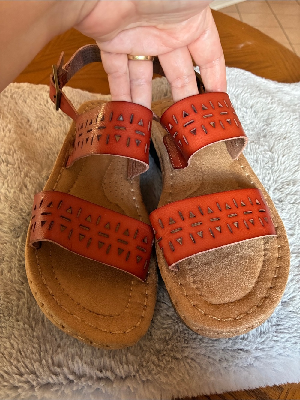 Earth Spirit Red Brown Cutout Leather Sandals